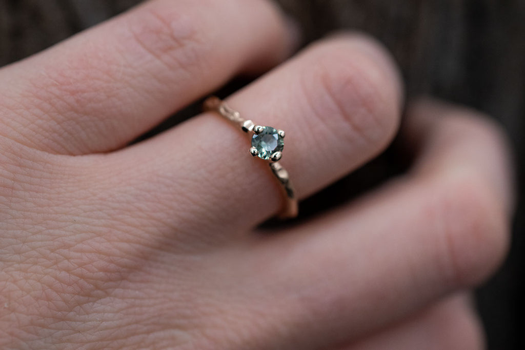 engagement ring, verlovingsring Miss Twiggy green saphire - Saagæ wedding rings & engagement rings by Liesbeth Busman
