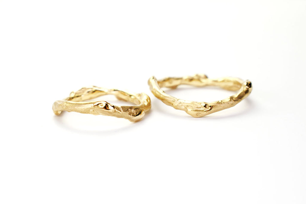 handmade ring Twiggy wave in gold - Saagæ wedding rings & engagement rings by Liesbeth Busman