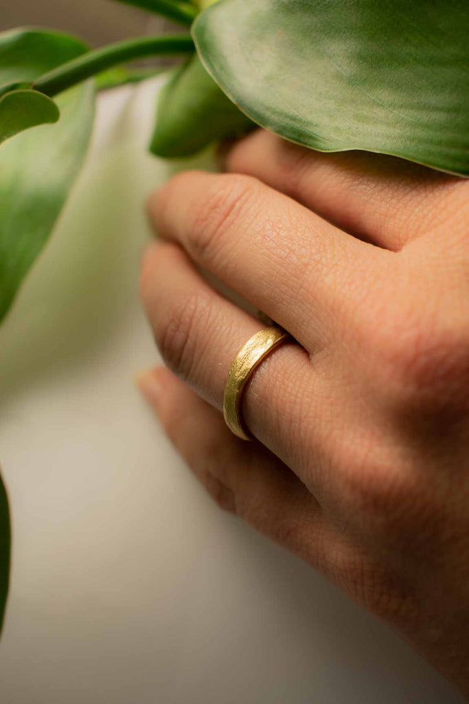 Natural wedding band as a subtle reminder of the whishes and promises you made together. Handmade * In signature gold tones * Nature inspired