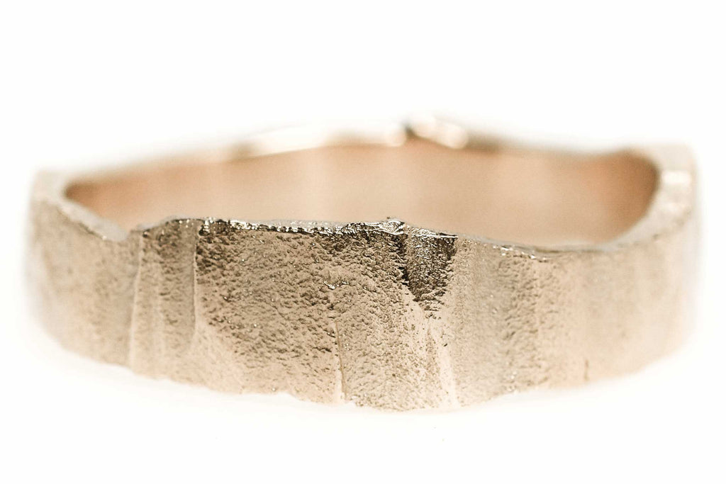 organic ring Aurora rose gold - Saagæ wedding rings & engagement rings by Liesbeth Busman