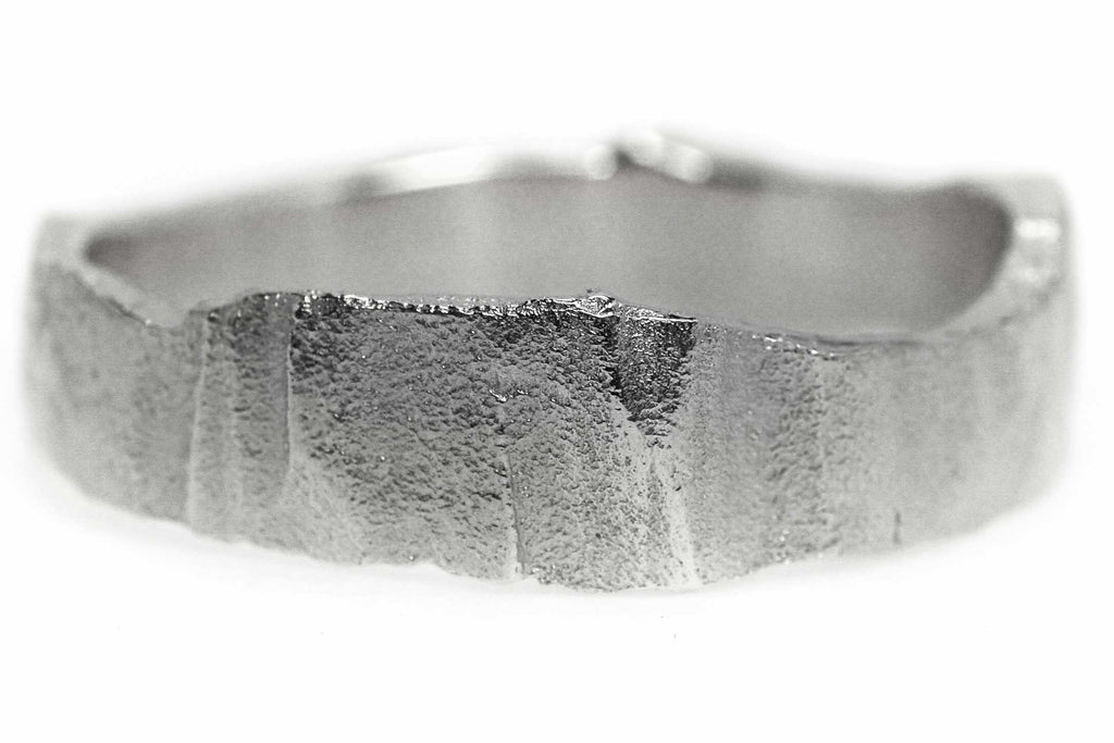natural wedding ring Aurora white gold - Saagæ wedding rings & engagement rings by Liesbeth Busman