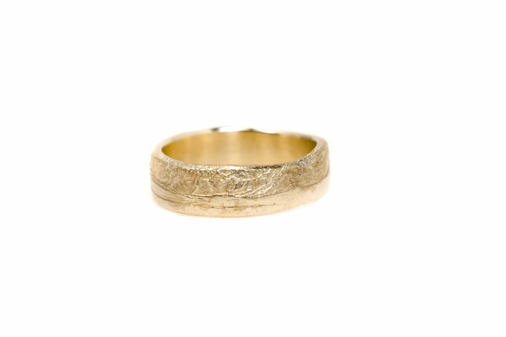 organic shaped ring Earth wedding ring Big rose gold - Saagæ wedding rings & engagement rings by Liesbeth Busman
