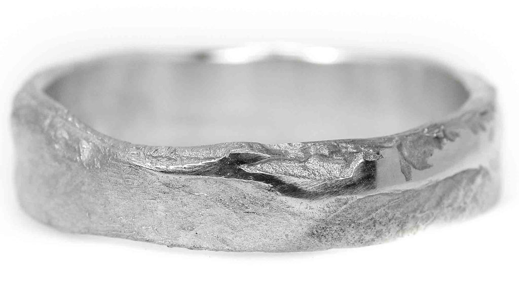 organic wedding band Earth Canyon white gold - Saagæ wedding rings & engagement rings by Liesbeth Busman