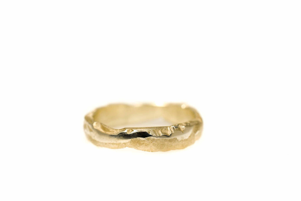organic ring Earth Canyon Wave yellow gold - Saagæ wedding rings & engagement rings by Liesbeth Busman