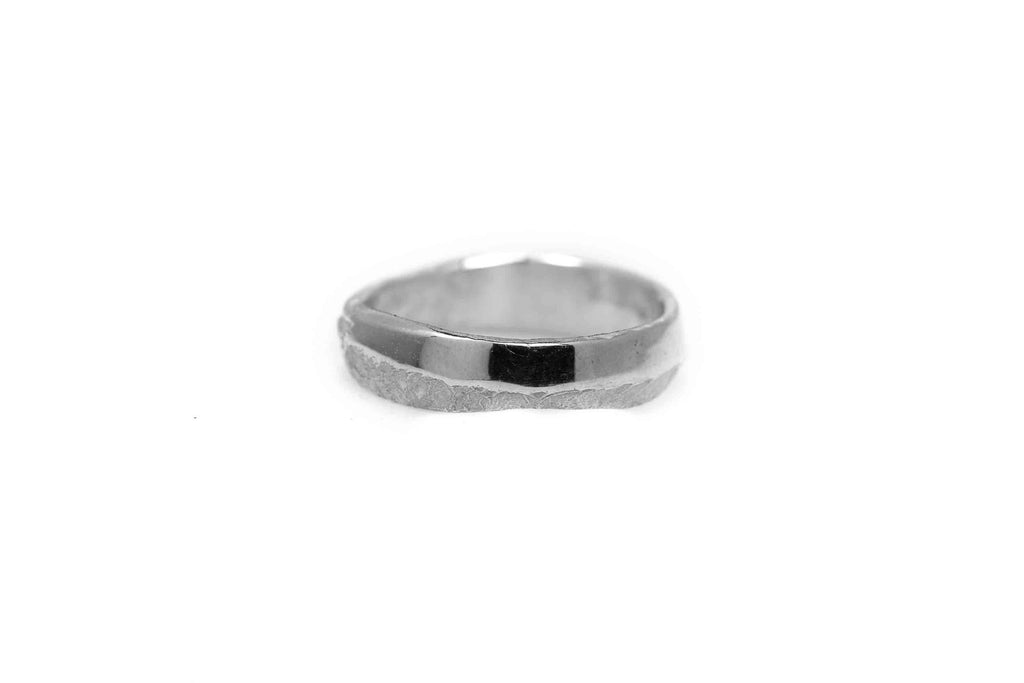 wedding ring Earth & River white gold - Saagæ wedding rings & engagement rings by Liesbeth Busman