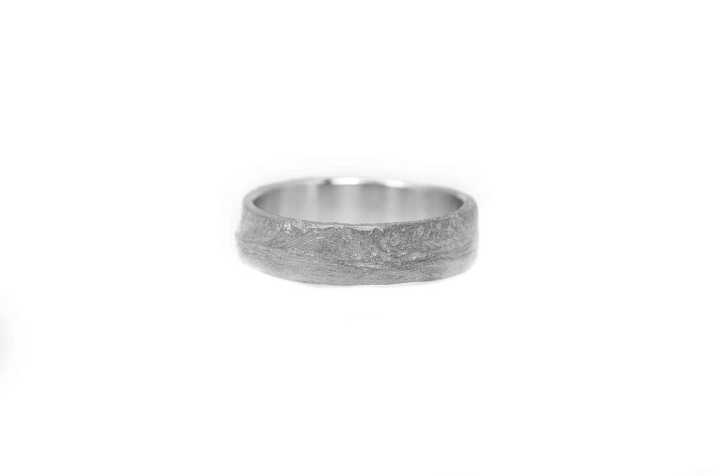 handcrafted ring Earth Kalahari white gold - Saagæ wedding rings & engagement rings by Liesbeth Busman