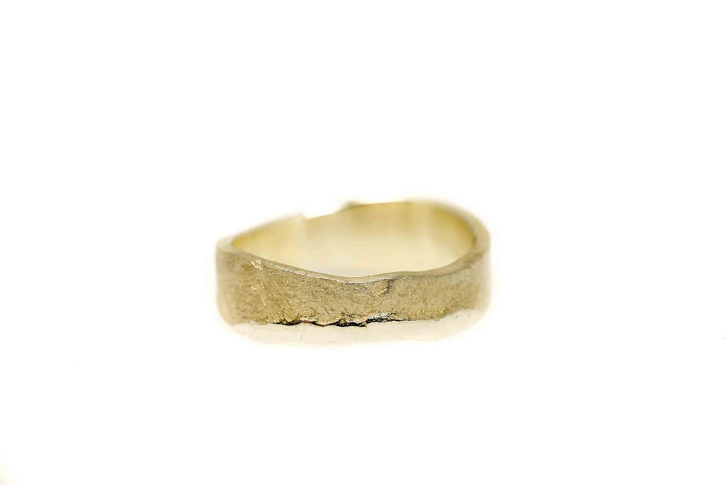 rustic Earth ring Wave yellow  gold - Saagæ wedding rings & engagement rings by Liesbeth Busman