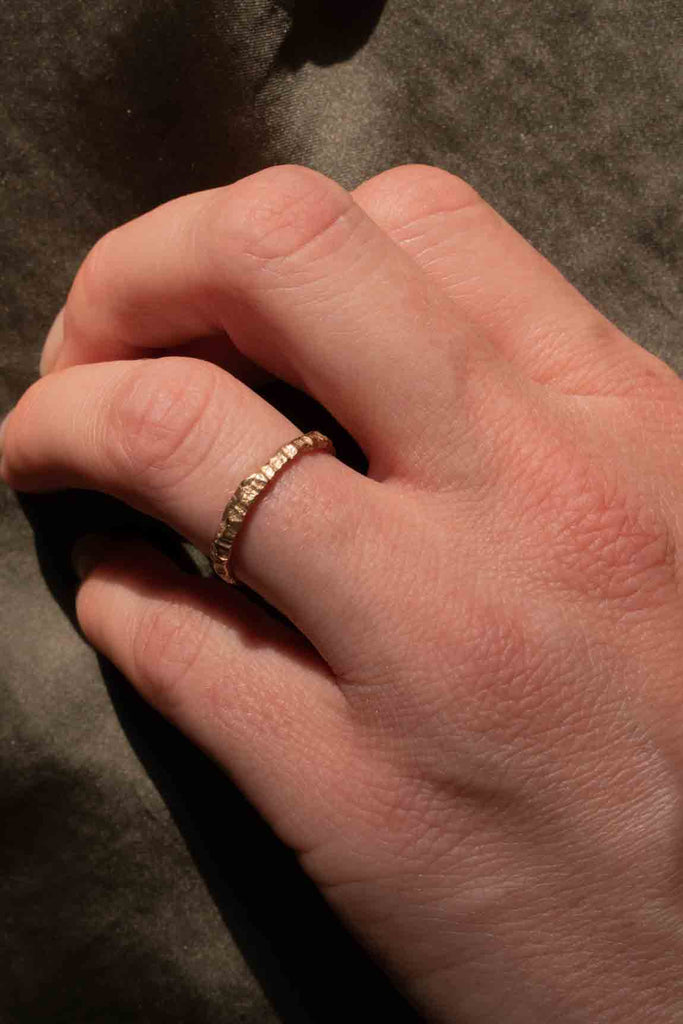 organic rough ring Rock Tiny rose gold - Saagæ wedding rings & engagement rings by Liesbeth Busman