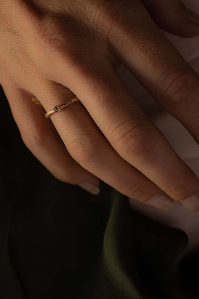 signature ring Twigring V curve - Saagæ wedding rings & engagement rings by Liesbeth Busman