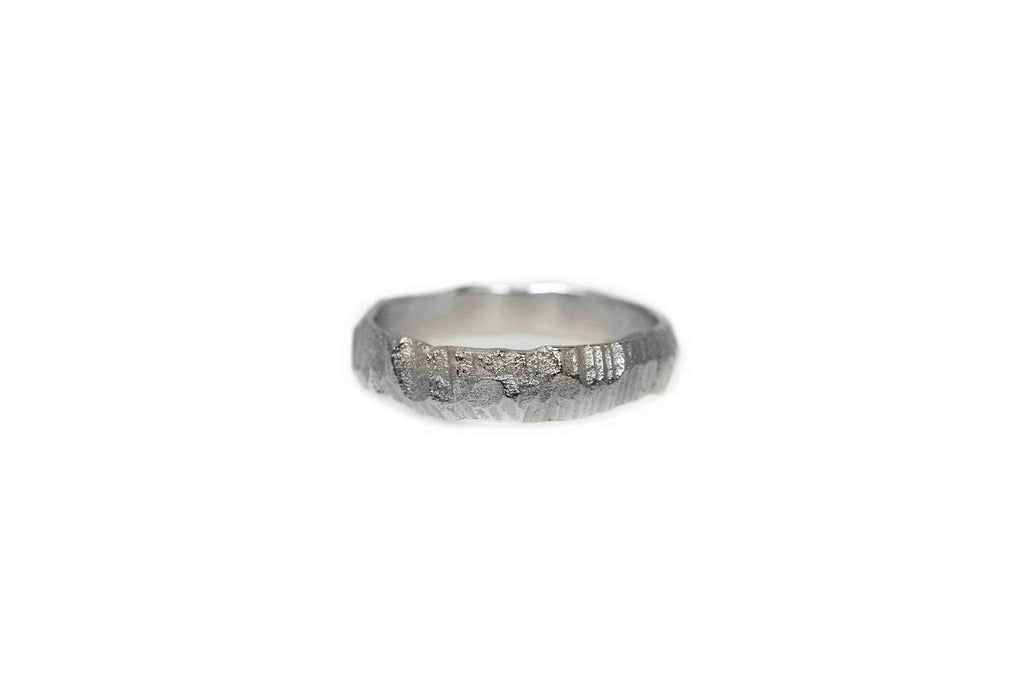 rugged ring Rock Summit white gold - Saagæ wedding rings & engagement rings by Liesbeth Busman
