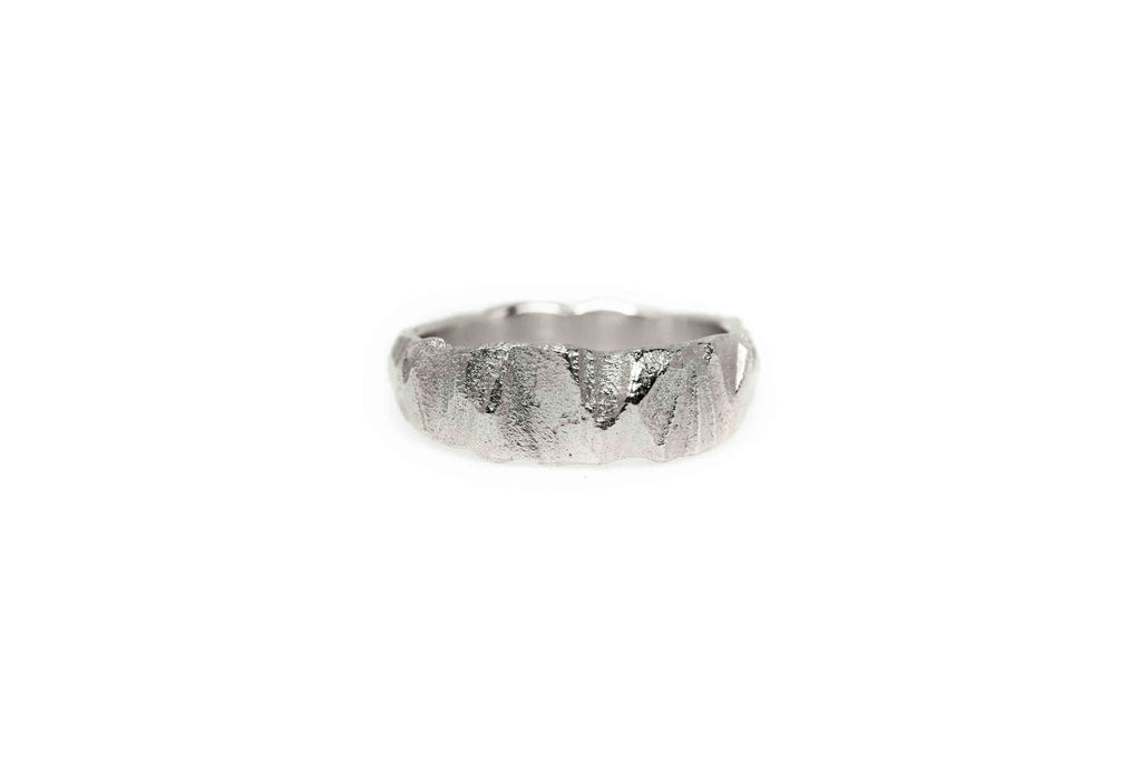 rough wedding band Rock ring Rise silver - Saagæ wedding rings & engagement rings by Liesbeth Busman