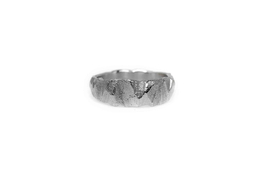 rough wedding band Rock ring Rise white gold - Saagæ wedding rings & engagement rings by Liesbeth Busman