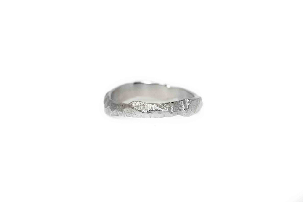organic wedding ring Rock Wave white gold - Saagæ wedding rings & engagement rings by Liesbeth Busman