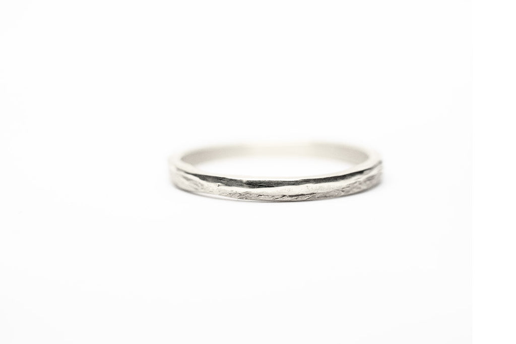 silver wedding ring woman Earth ring tiny - Saagæ wedding rings & engagement rings by Liesbeth Busman